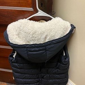 Hollister Sherpa Lined Vest w/hood….Navy Blue….Size L